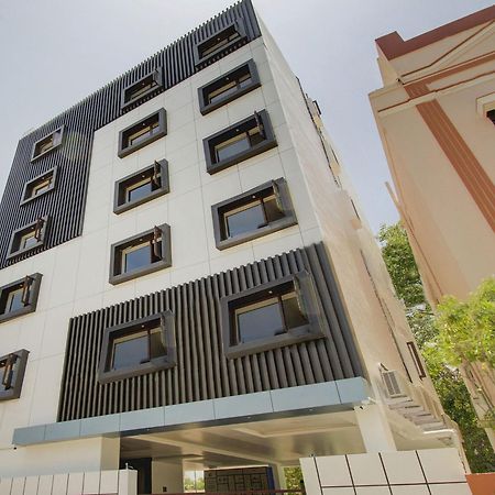 Super Capital O V Hotel Vijayawada Exterior photo