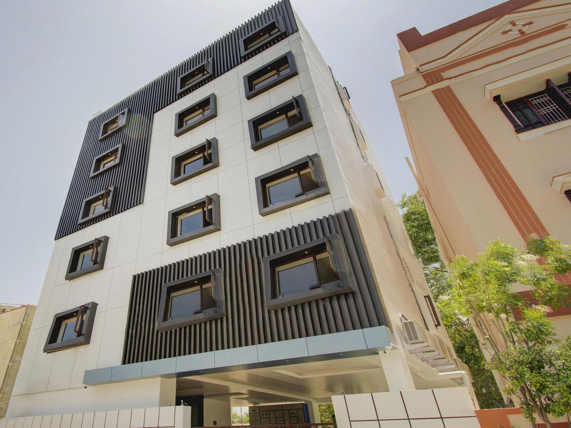 Super Capital O V Hotel Vijayawada Exterior photo